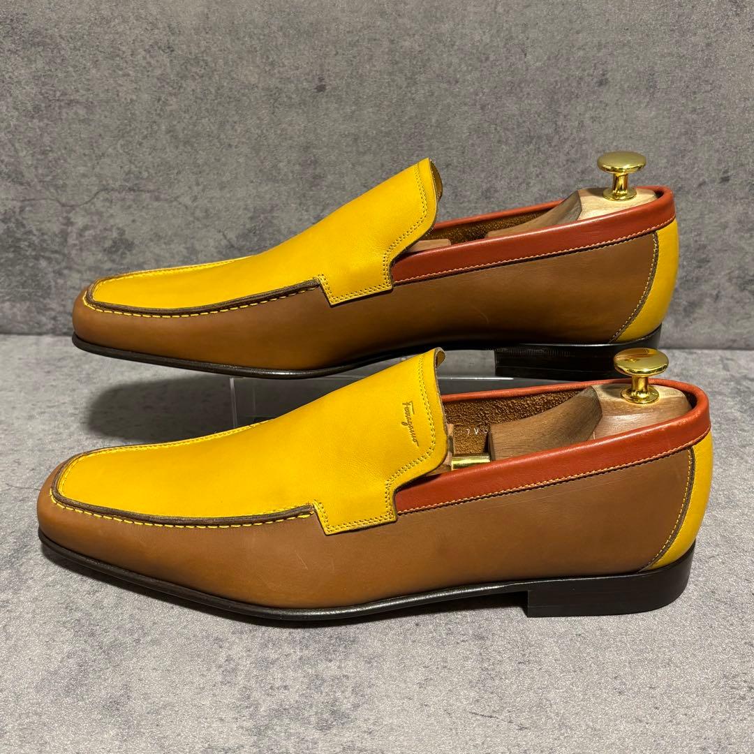 新品希少　サルヴァトーレフェラガモ　ローファー　スリッポン　バイカラー　2082