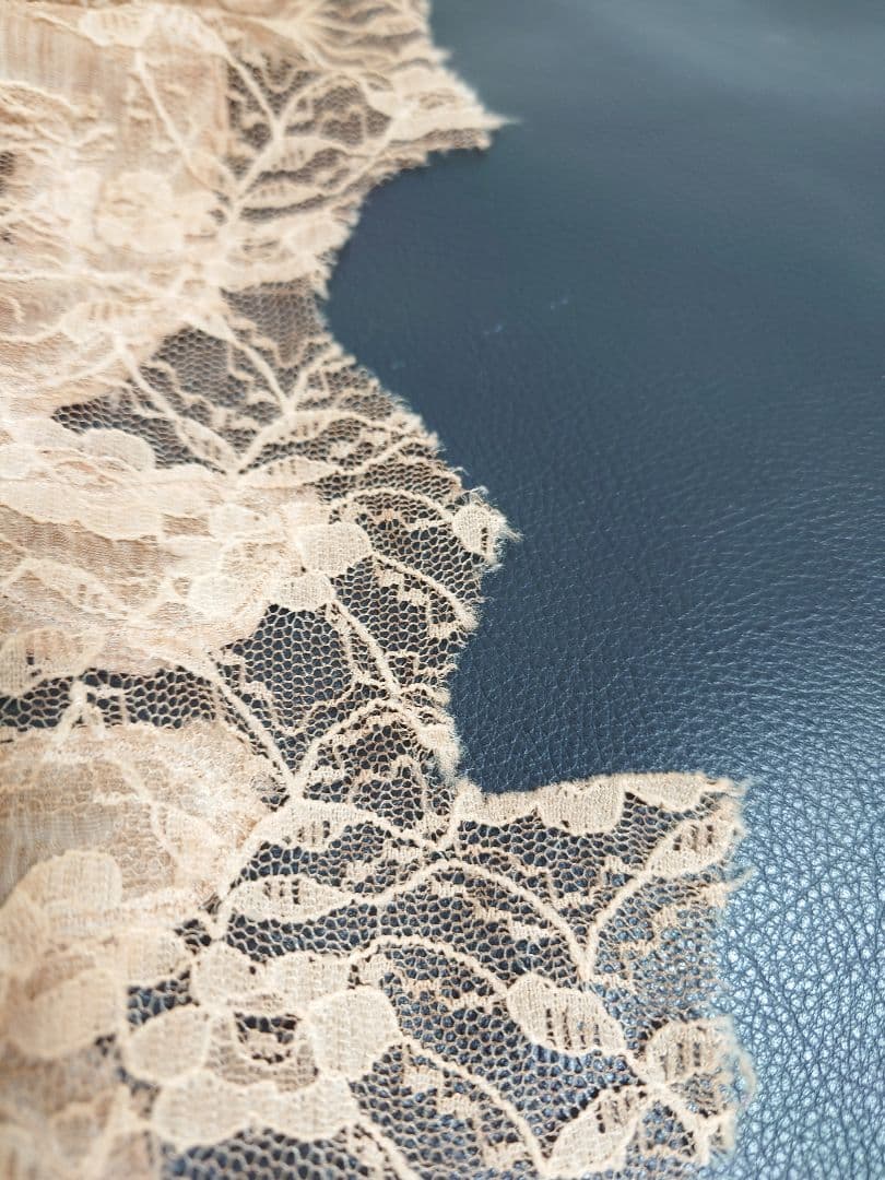 ファリエロ サルティ　Faliero Sarti　ストール　レース　コットン