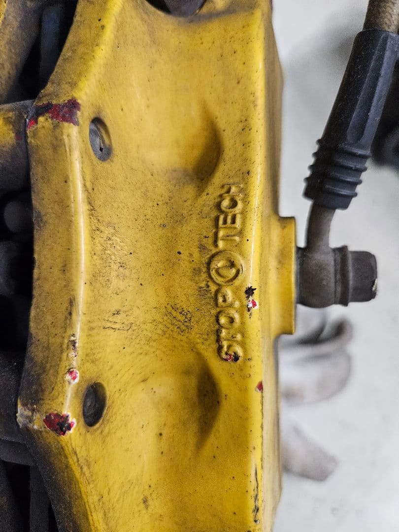 STOPTECH イエローブレーキキャリパー 6ポッド