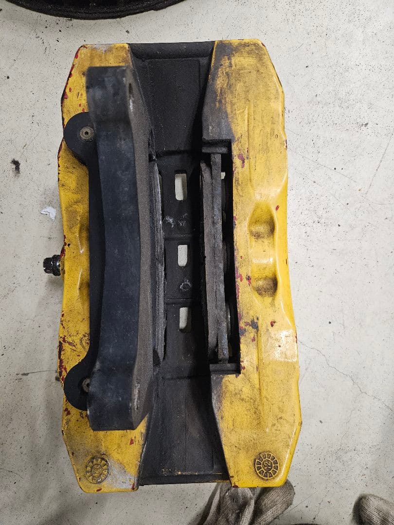 STOPTECH イエローブレーキキャリパー 6ポッド