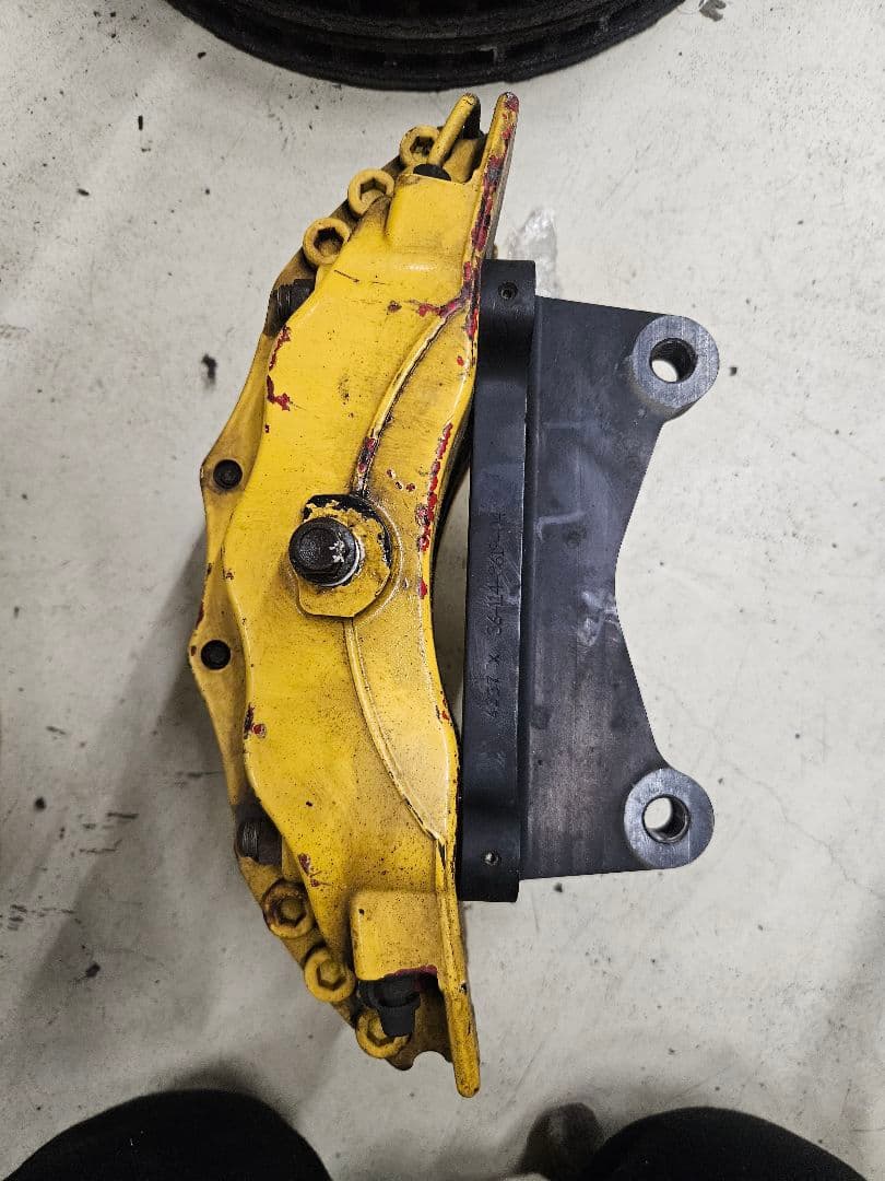 STOPTECH イエローブレーキキャリパー 6ポッド