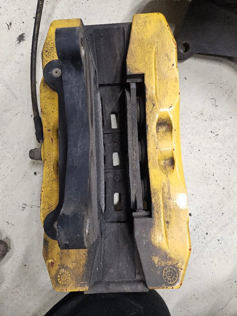 STOPTECH イエローブレーキキャリパー 6ポッド