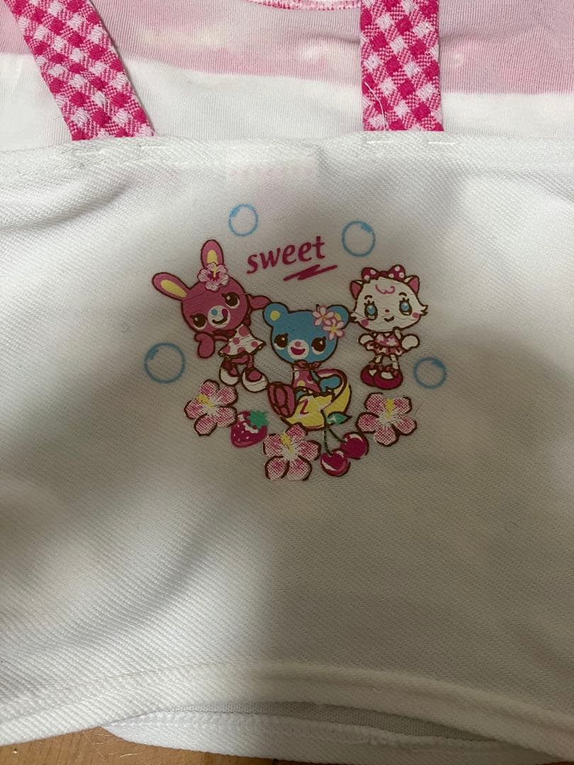 メゾピアノ　水着　上135、下130