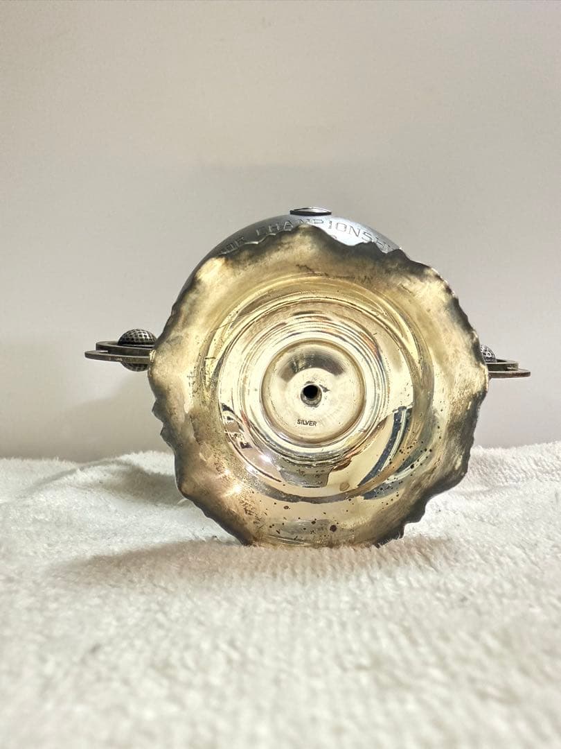 純銀・シルバートロフィー2つ