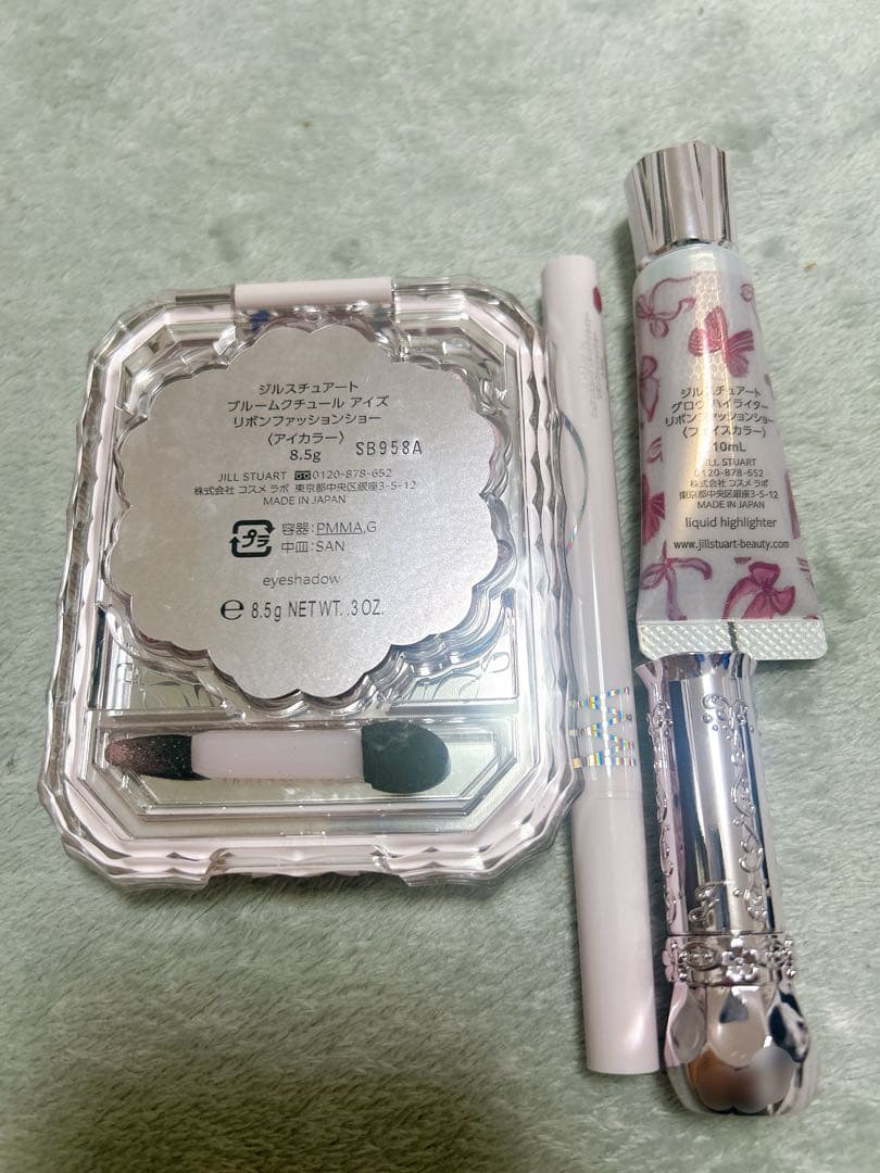 ジルスチュアート　クリスマスコフレ　アイシャドウ、アイライン、ハイライト、リップ