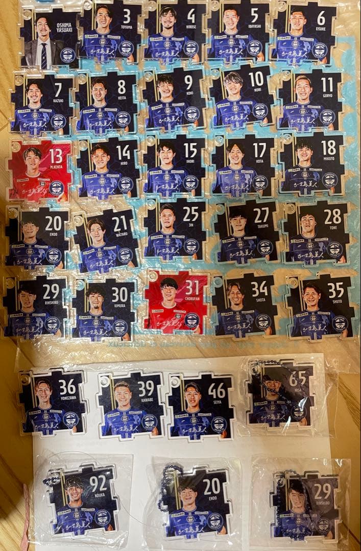 値下げ中:引退品（サッカー選手バッジ・カード・キーホルダーセット）