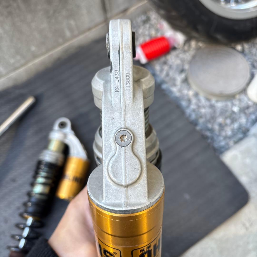Öhlins サスペンション トライアンフ　ボンネビル空冷