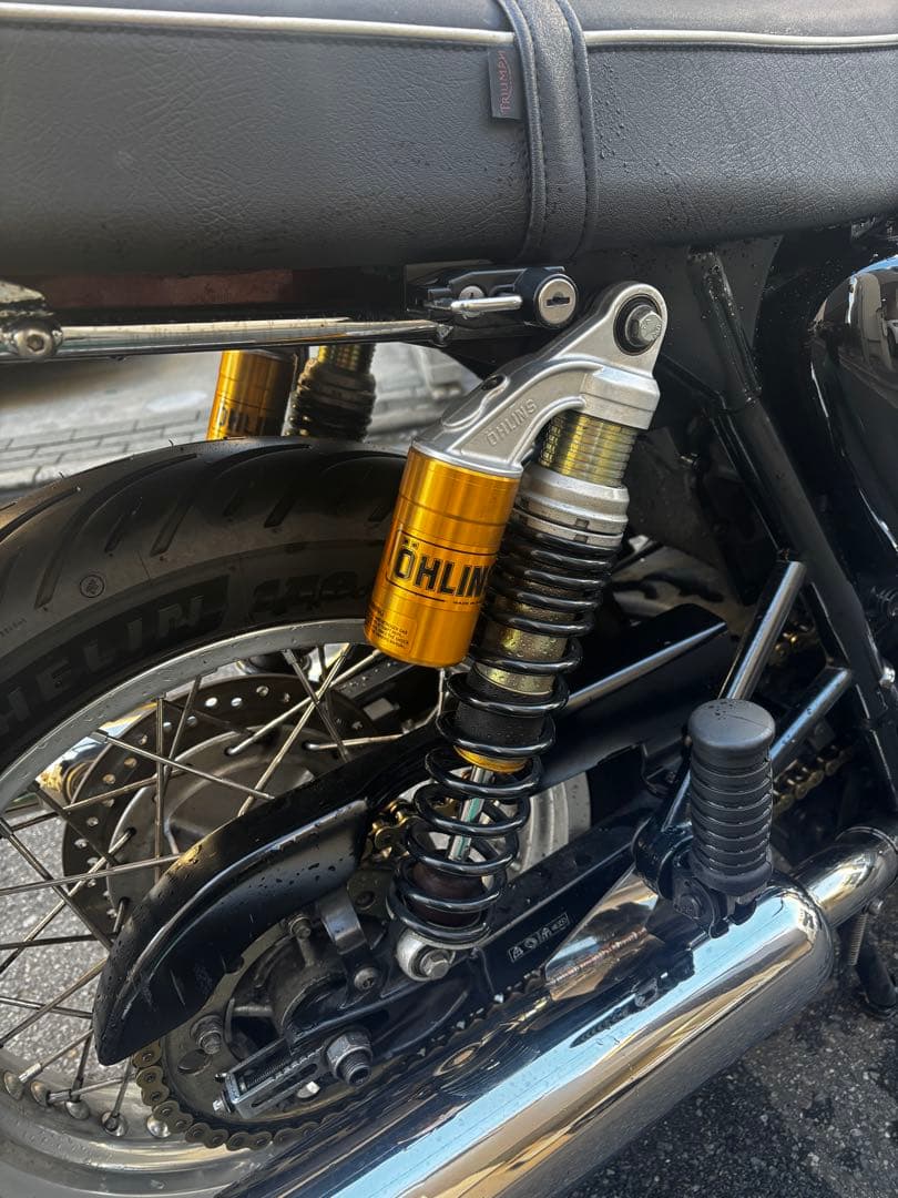 Öhlins サスペンション トライアンフ　ボンネビル空冷