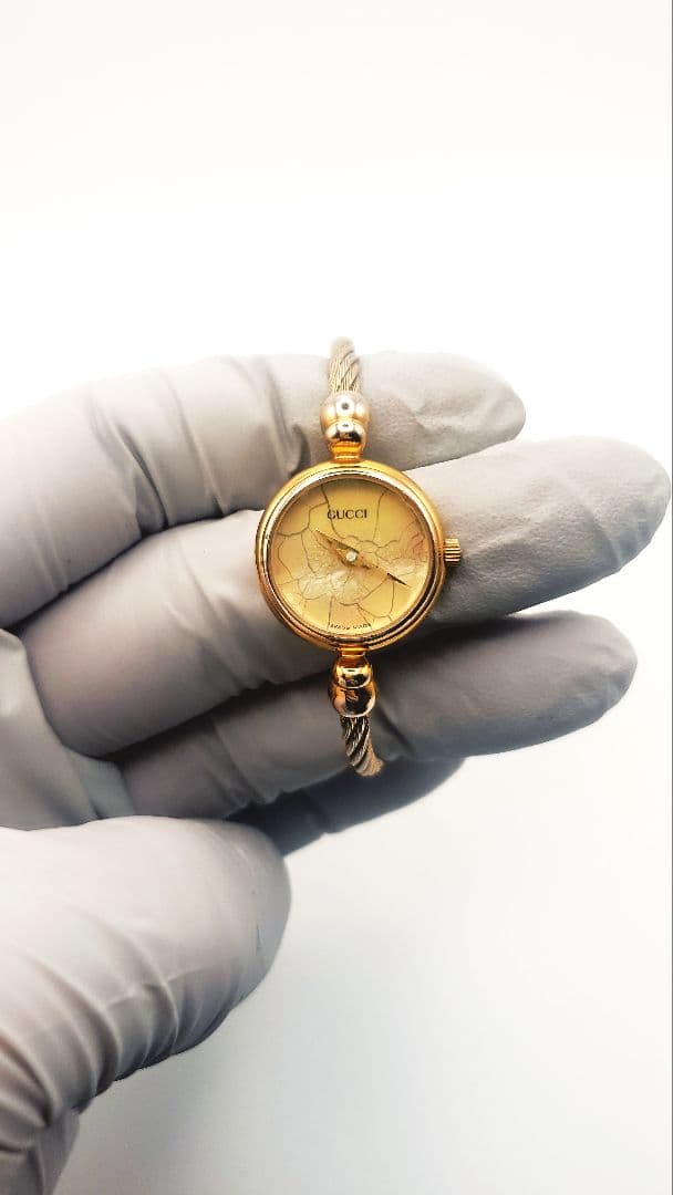 週末限定【稼働品】箱付き。グッチ　GUCCI 2700.2.L