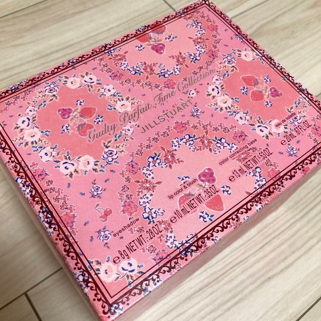 ジルスチュアート　ギルティパフェタイム　コレクション ショッパー付き