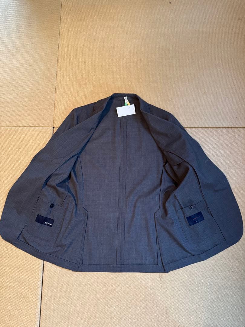 LARDINI トラベルパッカブル　グレー スーツ　セットアップ