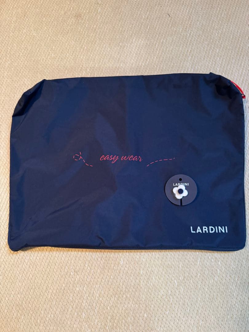 LARDINI トラベルパッカブル　グレー スーツ　セットアップ