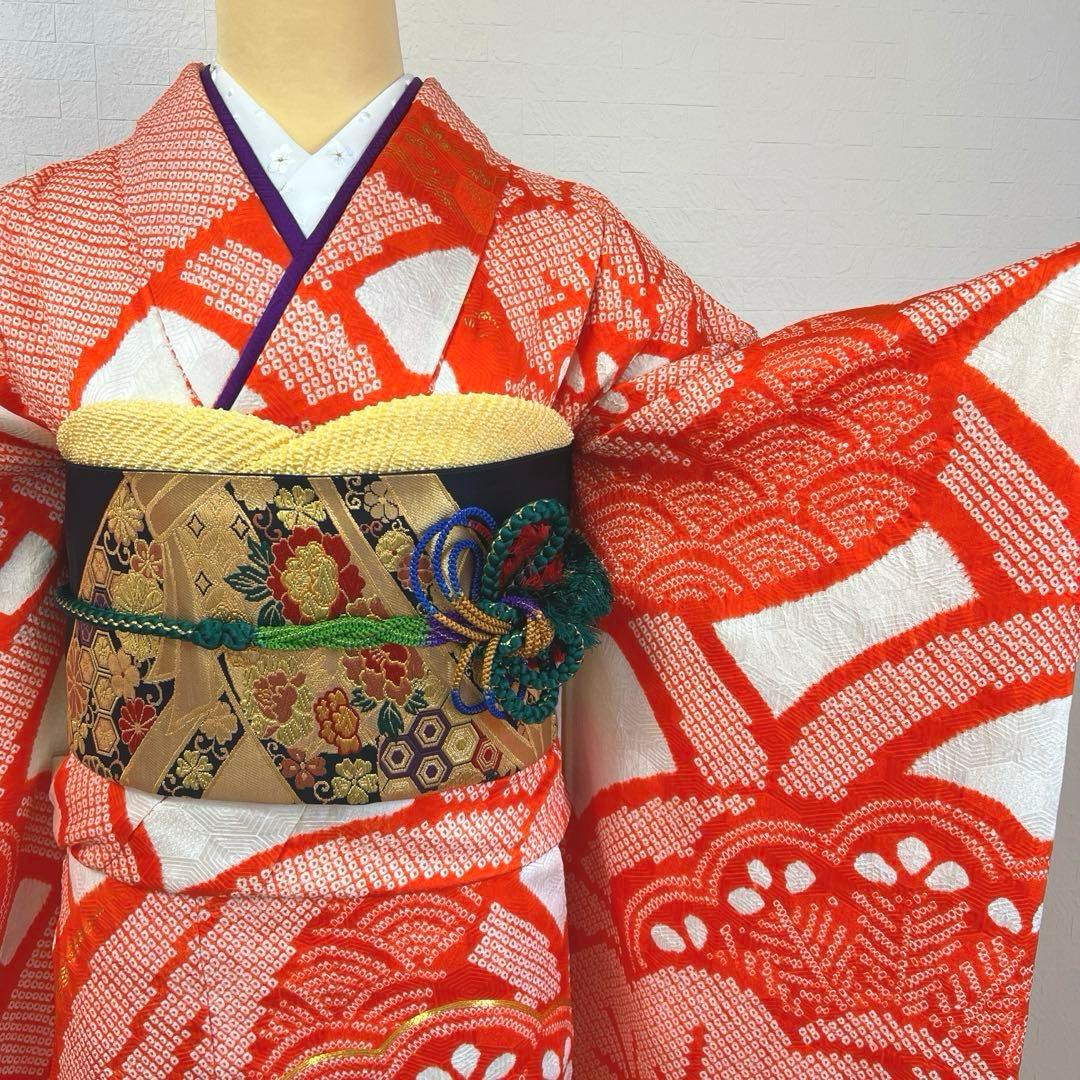 484 振袖フルセット 正絹 朱赤 オレンジ 紅白 絞り 駒刺繍 レトロ 松文