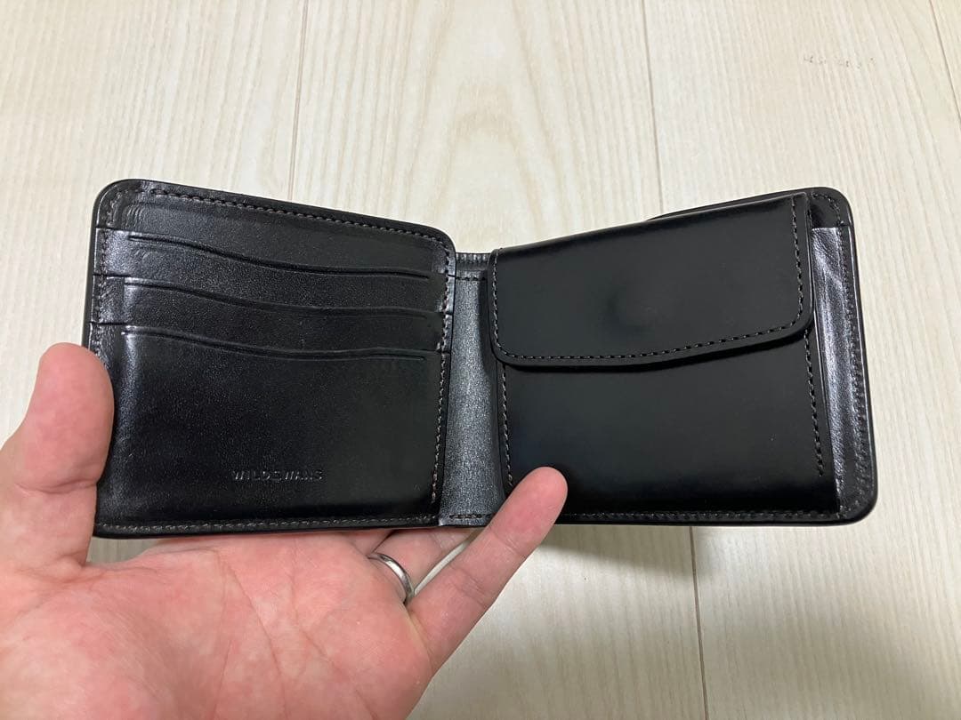 WILD SWANS 二つ折り財布 黒