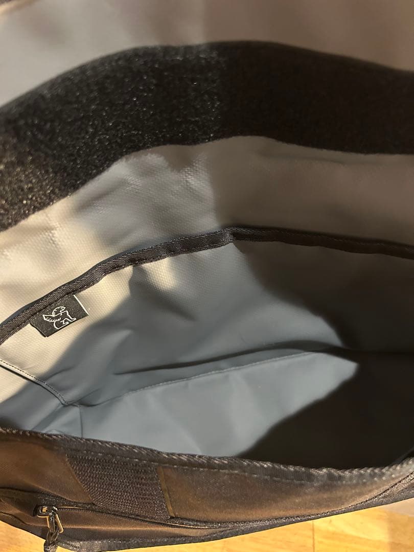 CHROME シンプルメッセンジャーバッグ 黒