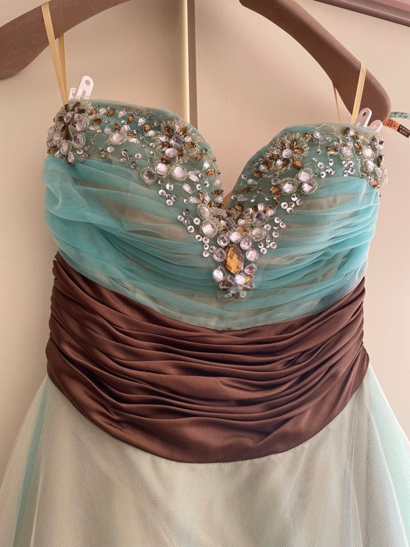 オーロラミントグリーン ビジューコンサート演奏会ウェディングドレス7層構造