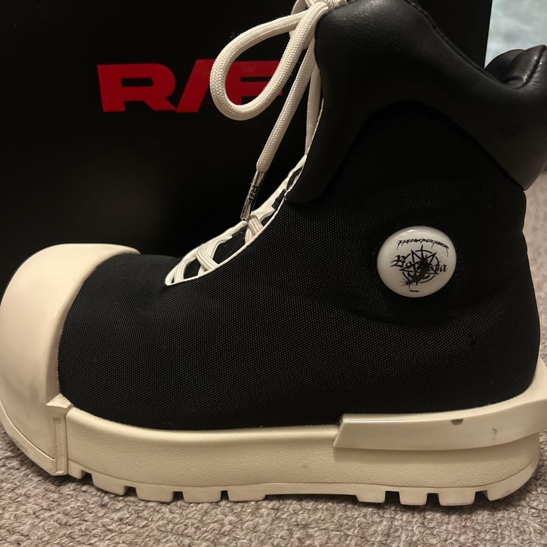 FVVO スニーカー