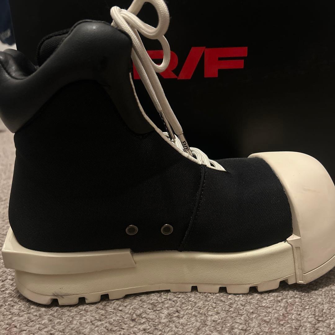 FVVO スニーカー