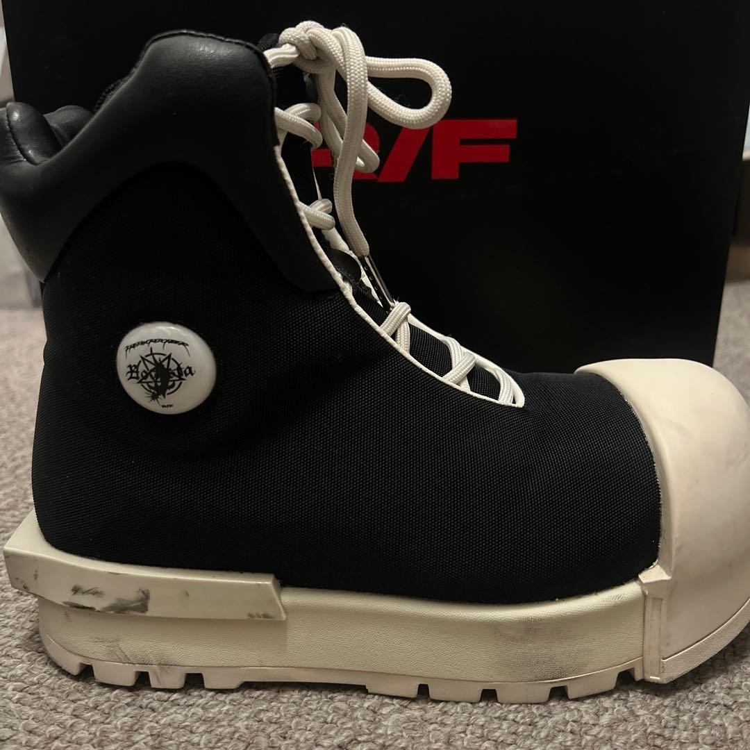 FVVO スニーカー