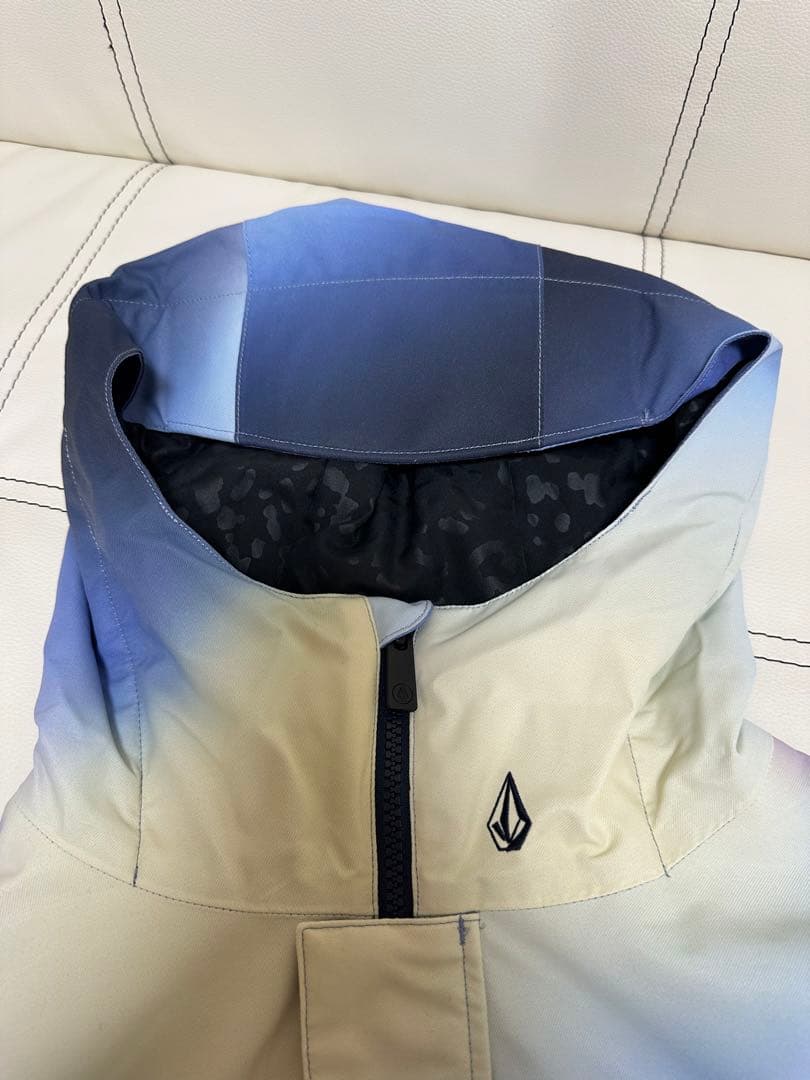 ボルコム　スノーボードジャケット　Mサイズ