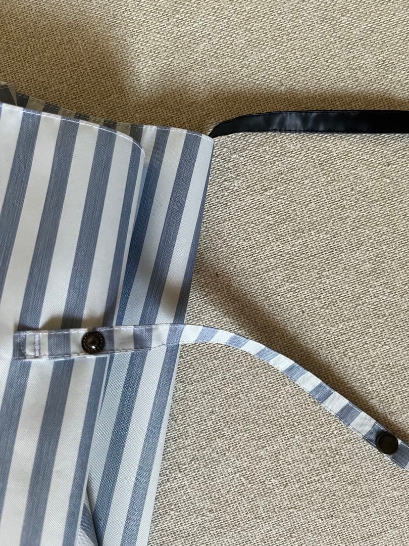 【美品 】 サンバリア100 日傘 2段折　ストライプブルー