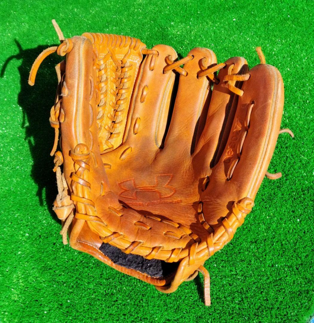 UNDER ARMOUR 軟式グローブ