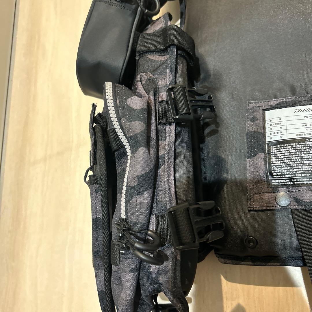 美品 DAIWA フロートゲームベスト DF-6206 カモフラ