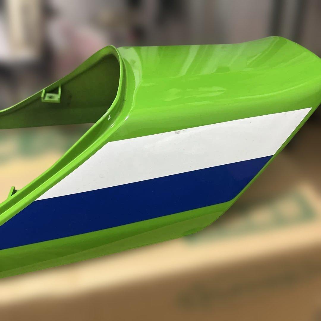 一*輝様 美品　ZRX400 ローソンカラー　テールカウル