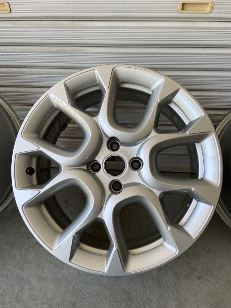 アバルト595 コンペティツオーネ 純正ホイール