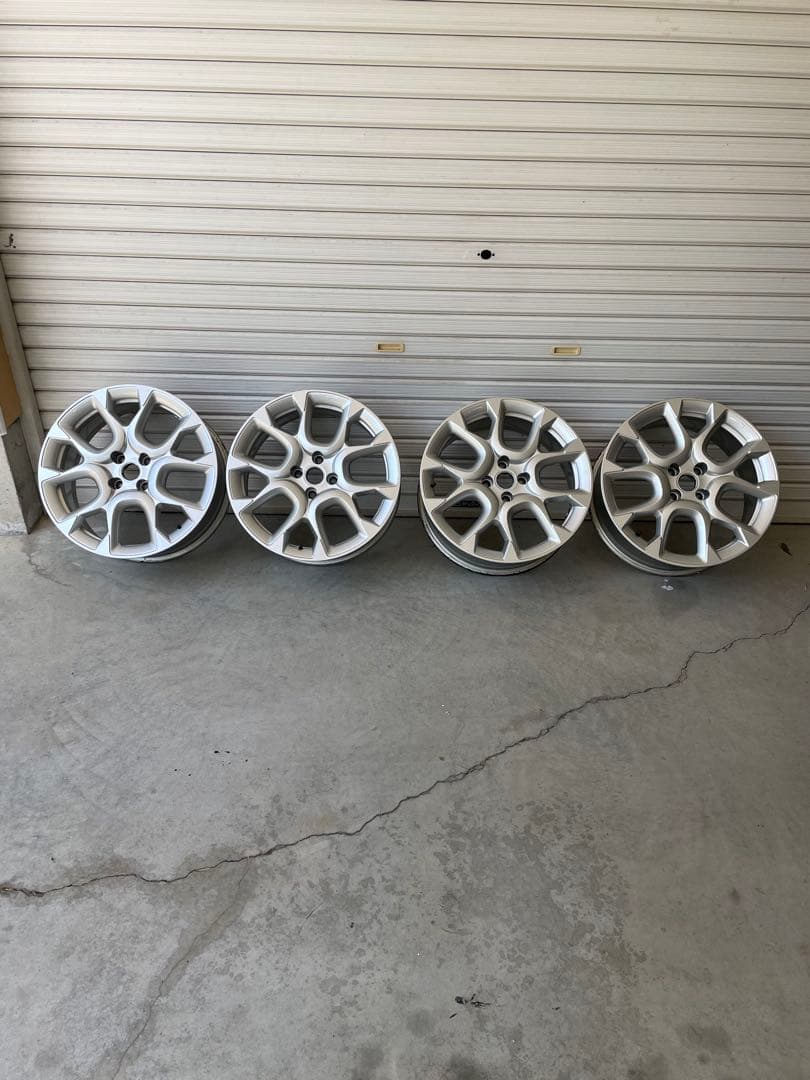 アバルト595 コンペティツオーネ 純正ホイール