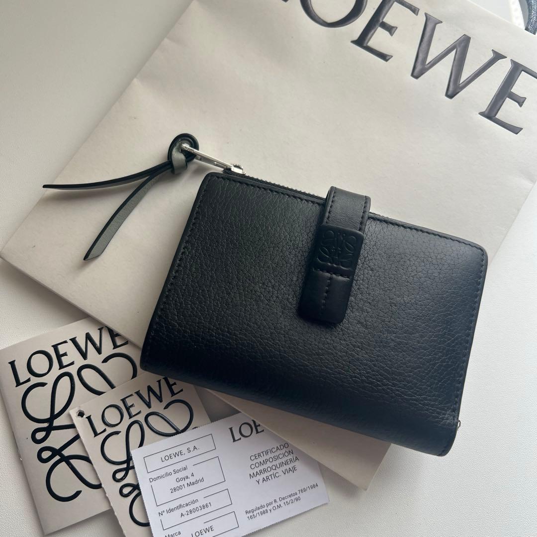 104 極上美品 LOEWE ロエベ 2つ折り財布