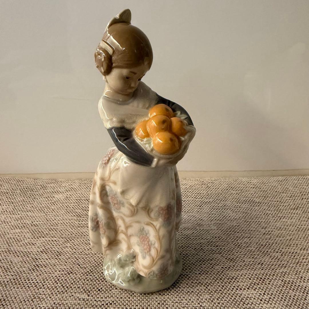 リヤドロ LLADRO バレンシアの少女 オレンジがいっぱい 箱無発送