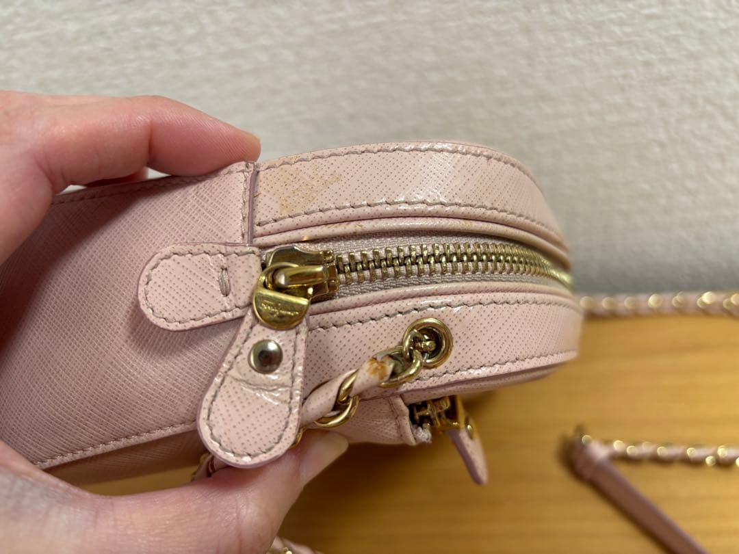 P*e様 フェラガモ ショルダーバッグ　ヴァラ　リボン