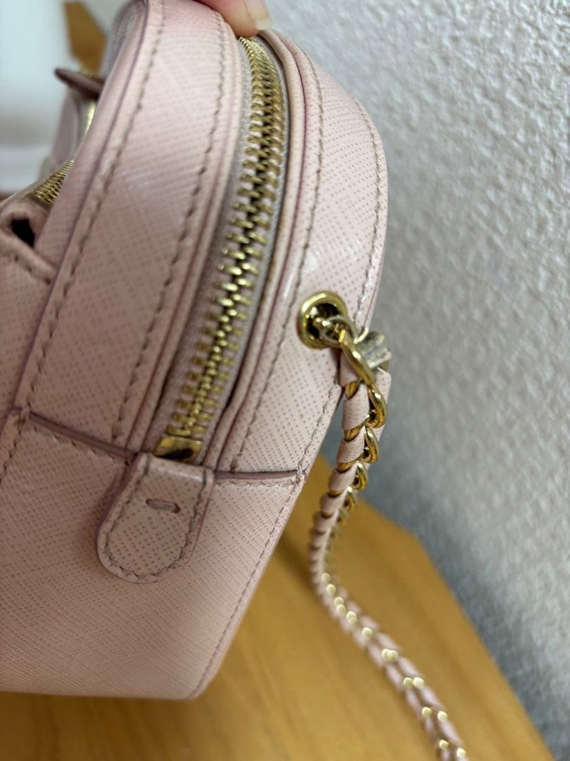 P*e様 フェラガモ ショルダーバッグ　ヴァラ　リボン