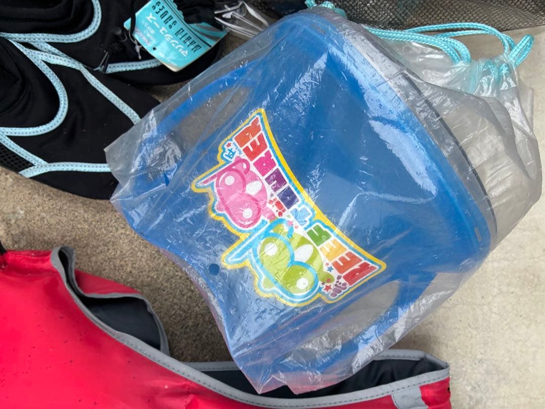 海遊び　川遊び　マリンシューズ　浮き輪　ライフジャケット