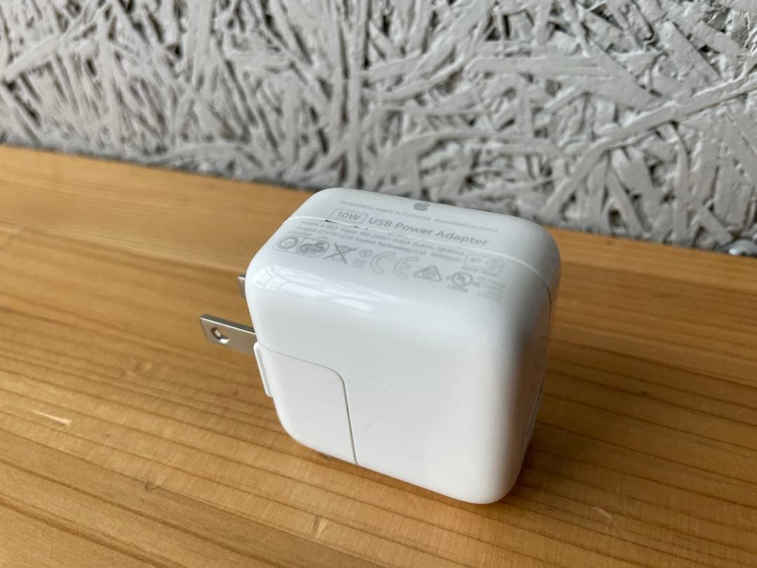 在庫1点 Apple iPad 第5世代 wifiモデル 128GB 充電器付き