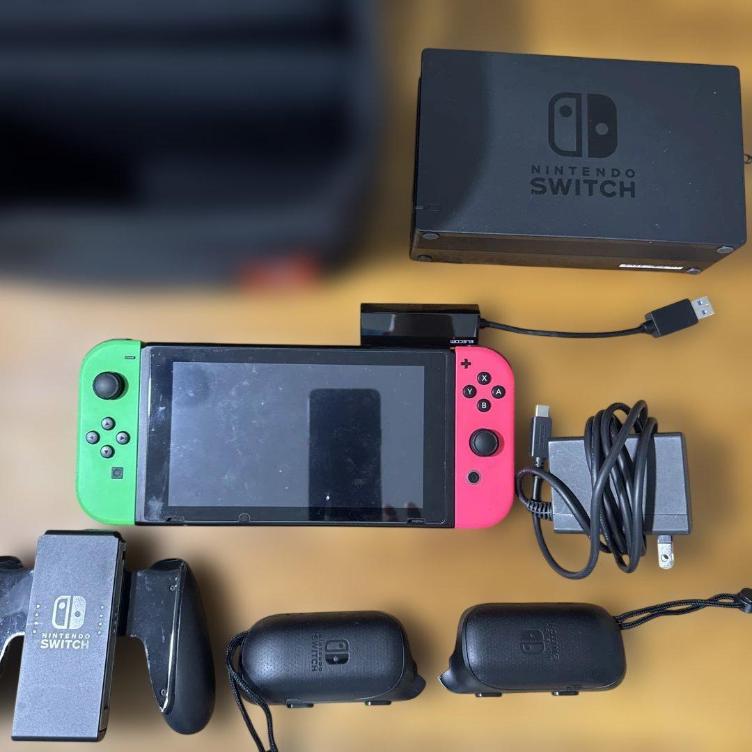 Nintendo Switch グリーン/ピンク 本体中古品 周辺機器オマケ多数