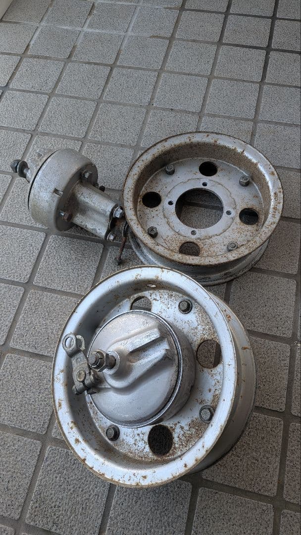 ホンダ　モンキー　純正ホイール 　ブレーキドラム、シャフト付き