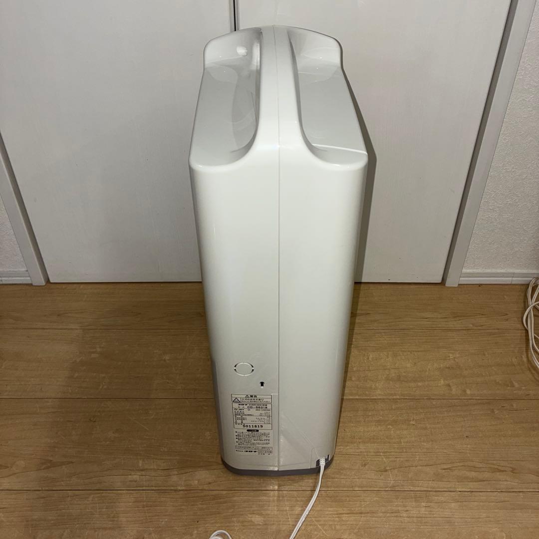 美品　使用短い　コロナ 除湿機 CD-s6318-W 美品2018年製