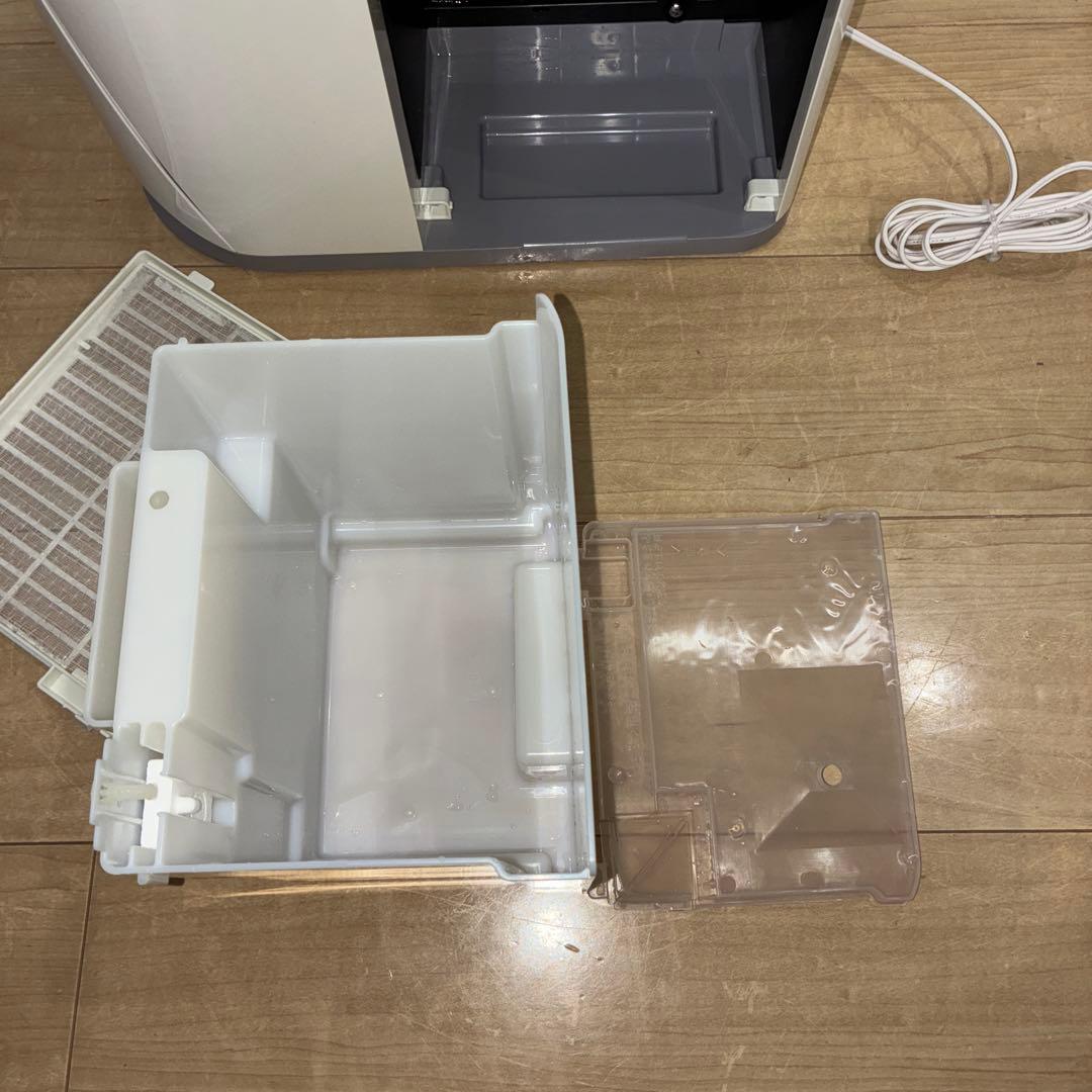 美品　使用短い　コロナ 除湿機 CD-s6318-W 美品2018年製