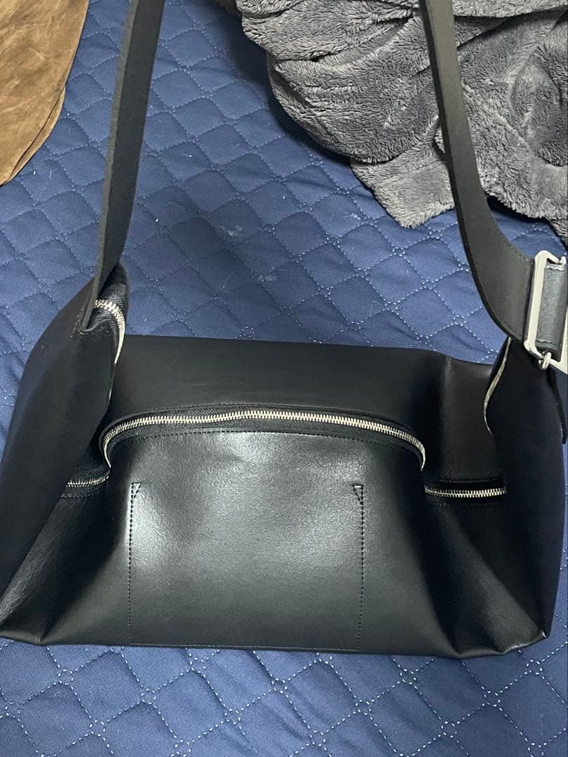 GOOD GOODS ISSEY MIYAKE LEAF レザーショルダーバッグ