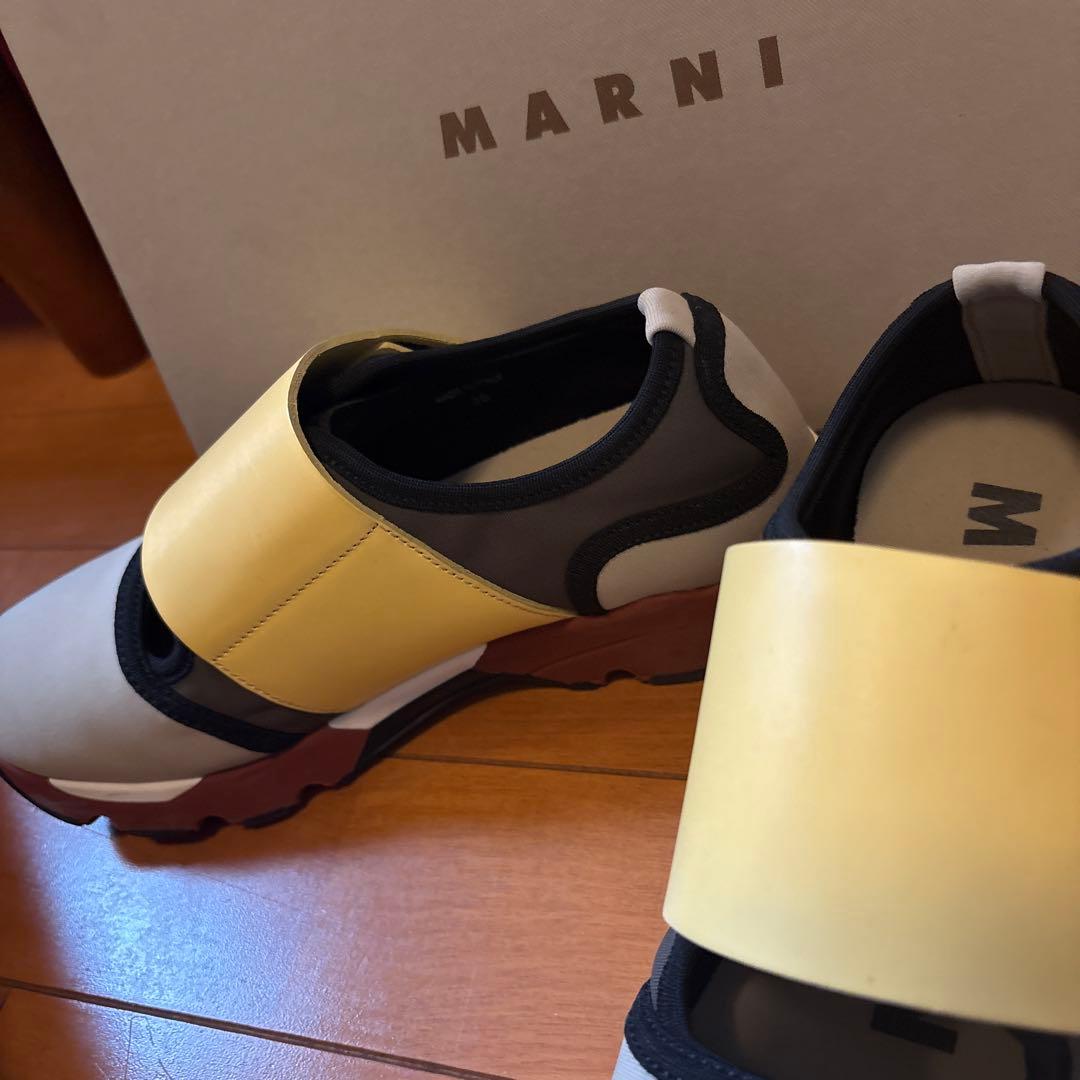 MARNI ベージュ/イエロー スニーカー