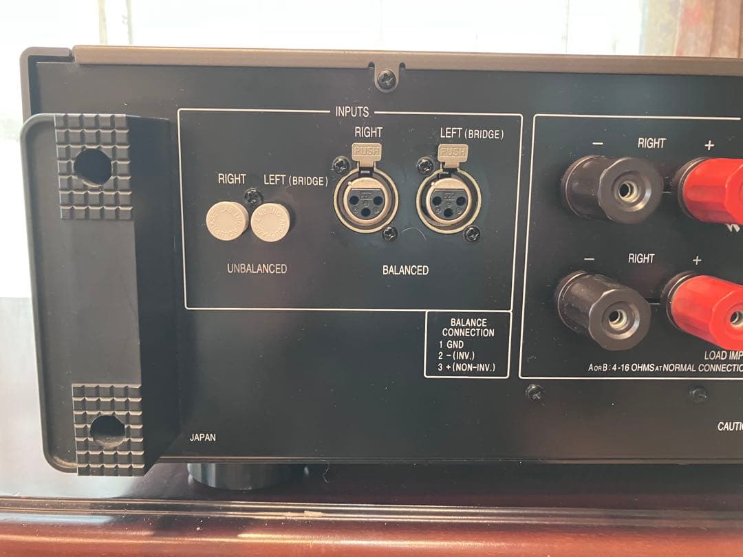 「ロイヤルドルトン」Accuphase P-350 ステレオパワーアンプ