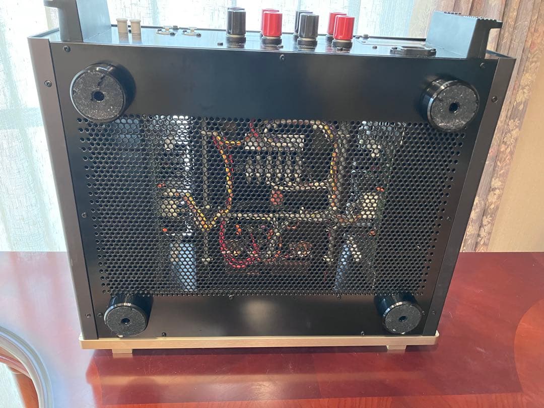 「ロイヤルドルトン」Accuphase P-350 ステレオパワーアンプ