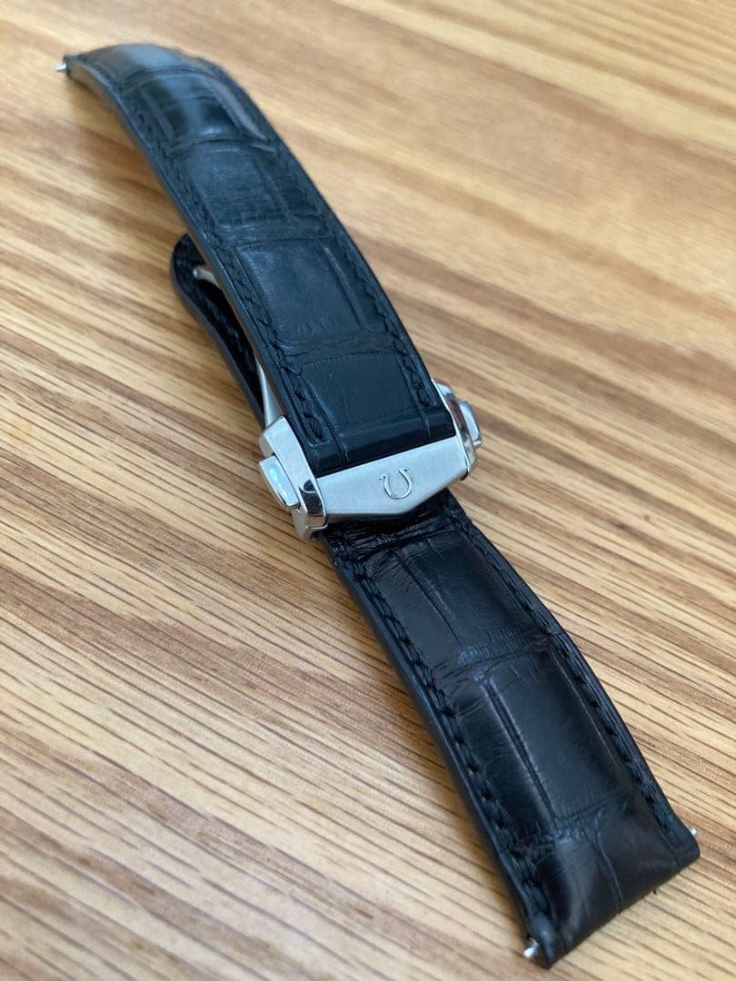 OMEGA ブラック アリゲーターレザーストラップ と フォールディングクラスプ