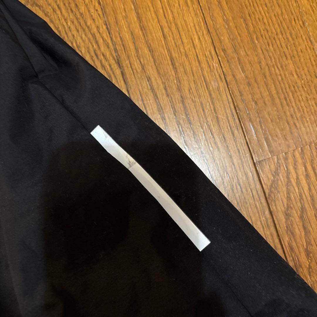 DESCENTE 赤 黒フード付き スキーウェア上下セット