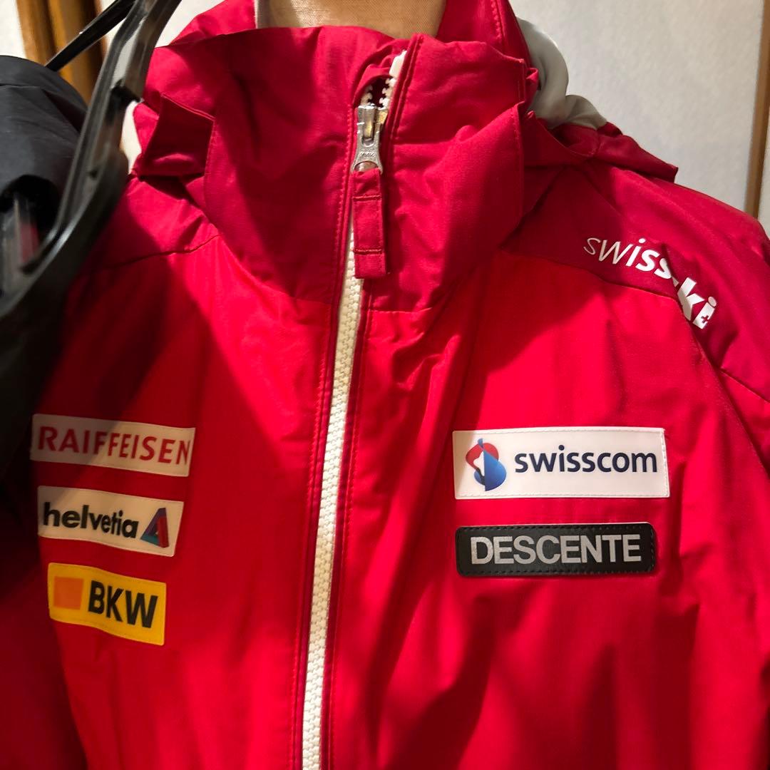 DESCENTE 赤 黒フード付き スキーウェア上下セット