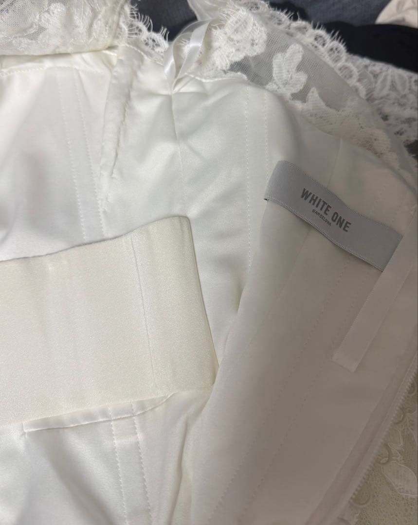 White one (ホワイトワン)