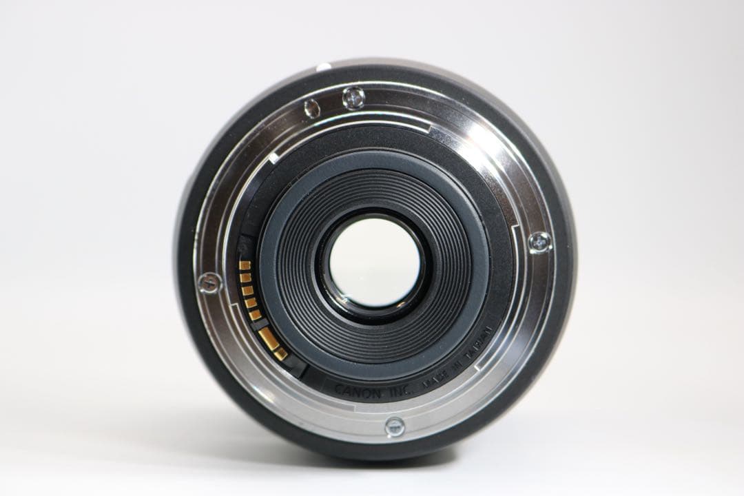 美品 【Canon EF-S 18-135mm IS USM】 EFレンズ