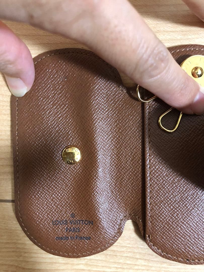 LOUIS VUITTON キーケース